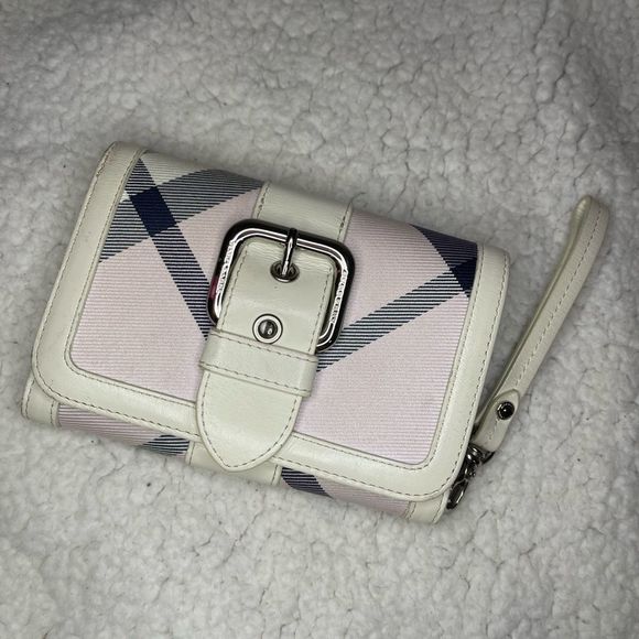 Burberry wallet wristlet super cute and handy! - Picture 1 of 7